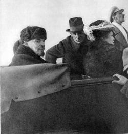 Vladimir Lenin and Maria llyinichna Ulyanova. May 1, 1918.