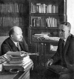 Lenin in conversation with P. Christensen, an American economist. 1921.