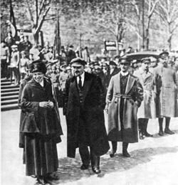 Lenin with his sister Maria llyinichna Ulyanova and his wife Nadezhda Konstantinovna Krupskaya in Red Square. 1919.